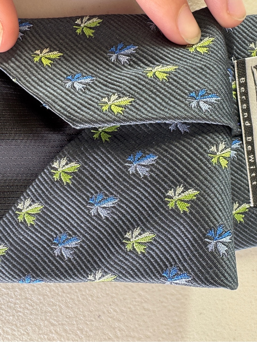 Berend Dewitt 100% Silk Necktie 5 Fingers Leaf Print German Designer Luxury Tie - Picture 8 of 12